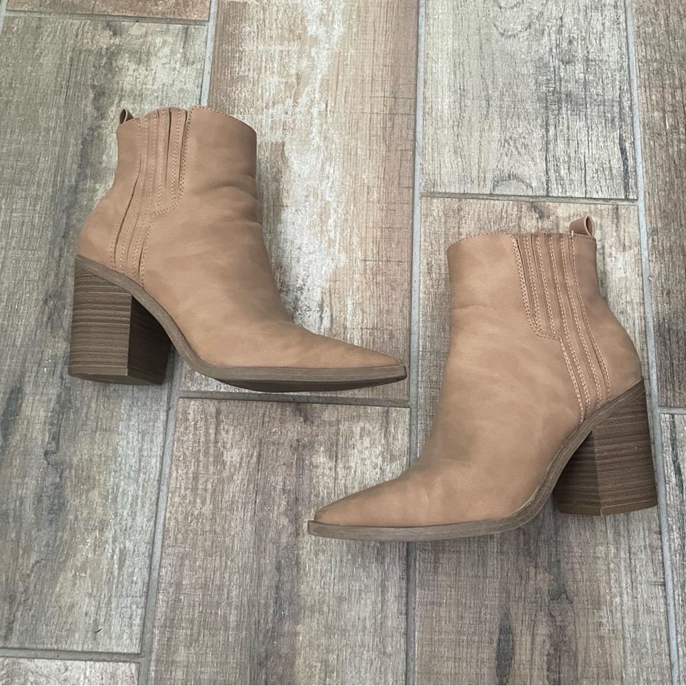 Size 7 ankle boots